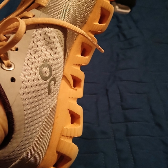 OnCloud X Running shoes | Size 6.5 W - Picture 3 of 9